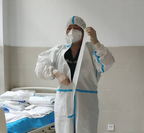 曹縣中醫(yī)院急診科開展“穿脫防護(hù)服”技能考核，筑牢醫(yī)護(hù)人員防護(hù)安全線